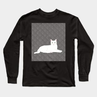 The White cat on a patterned background chilling and watching you. Long Sleeve T-Shirt